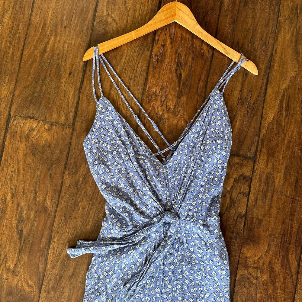Abercrombie & Fitch Blue Floral Jumpsuit Romper Size Large L Cross Back Spring